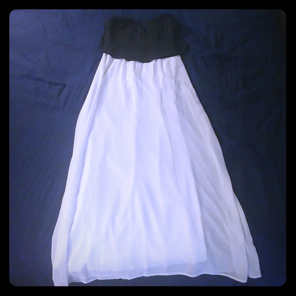 Black and White Loose Top Strapless Dress